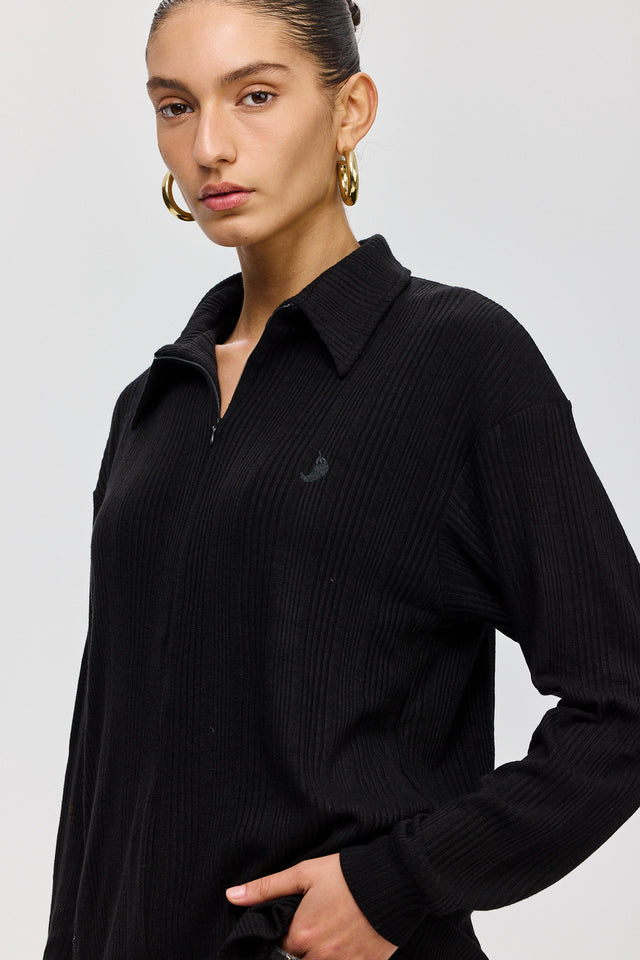 חולצת זיפר ספייסי וונט סריג ספייסי שחורה