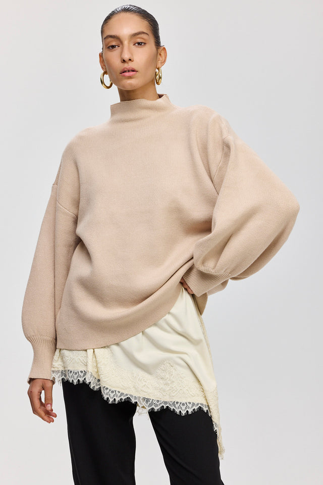 חולצת טוניקה פאמפקין אסימטרית תחרה שמנת