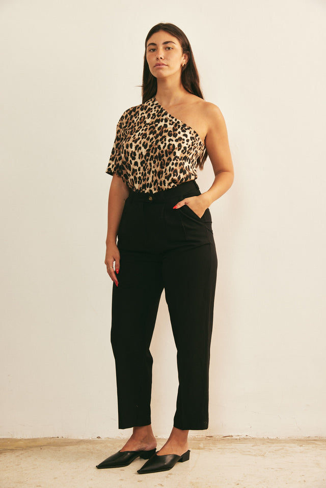 מכנסיים מחוייטים סינמון שחורים