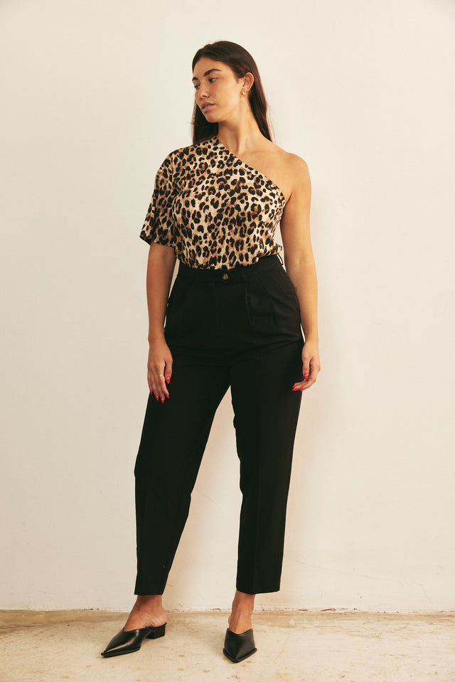 מכנסיים מחוייטים סינמון שחורים