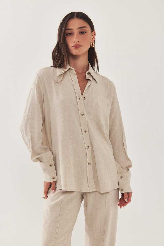 חולצה מכופתרת HOLIDAY לבנה