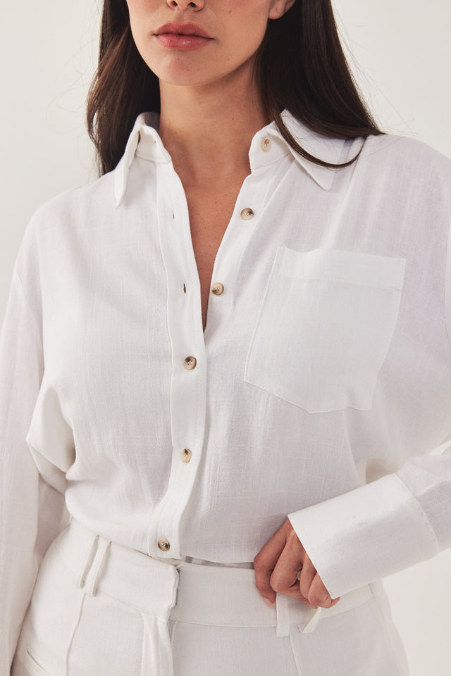 חולצה מכופתרת HOLIDAY לבנה