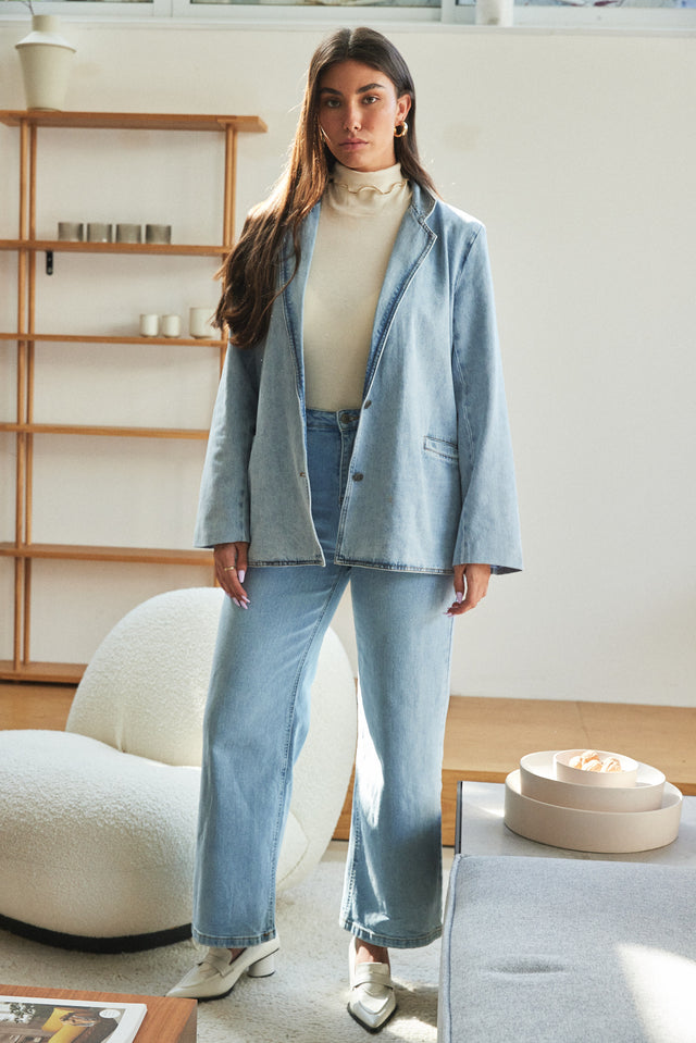 מכנסי ג'ינס מישל גזרת FLARE כחול בהיר