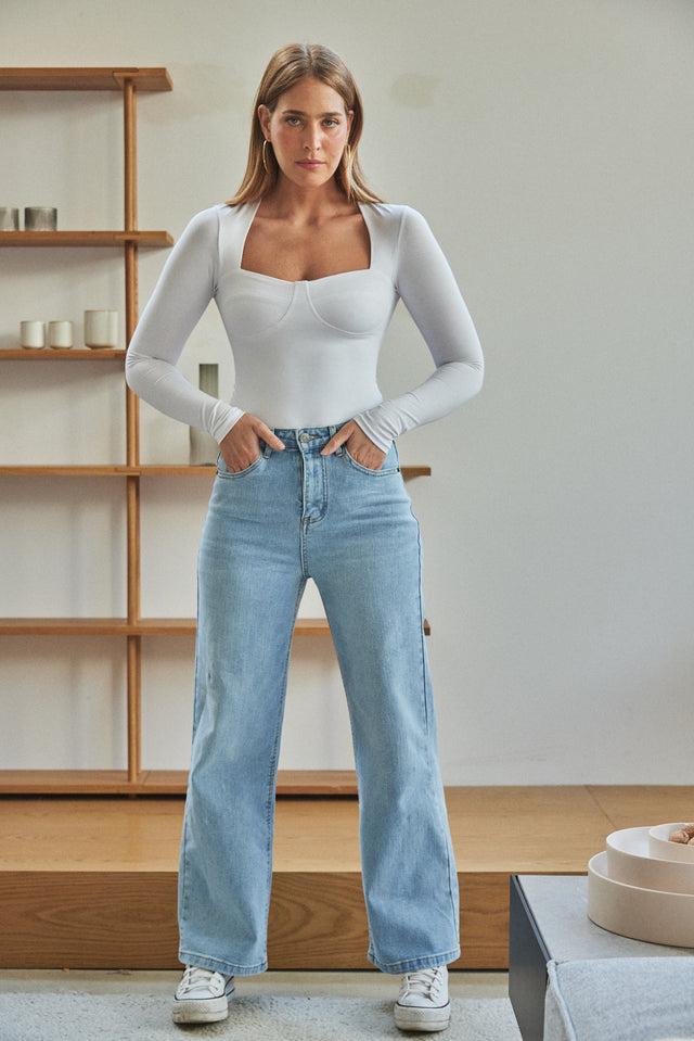 מכנסי ג'ינס מישל גזרת FLARE כחול בהיר