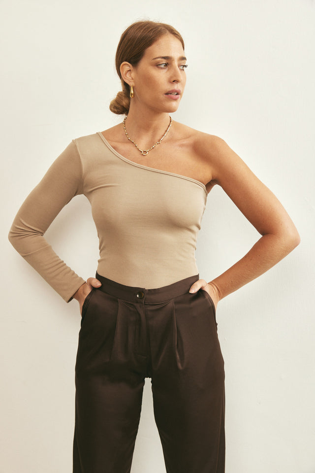 חולצת ריב כתף אחת ארוכה קאמל