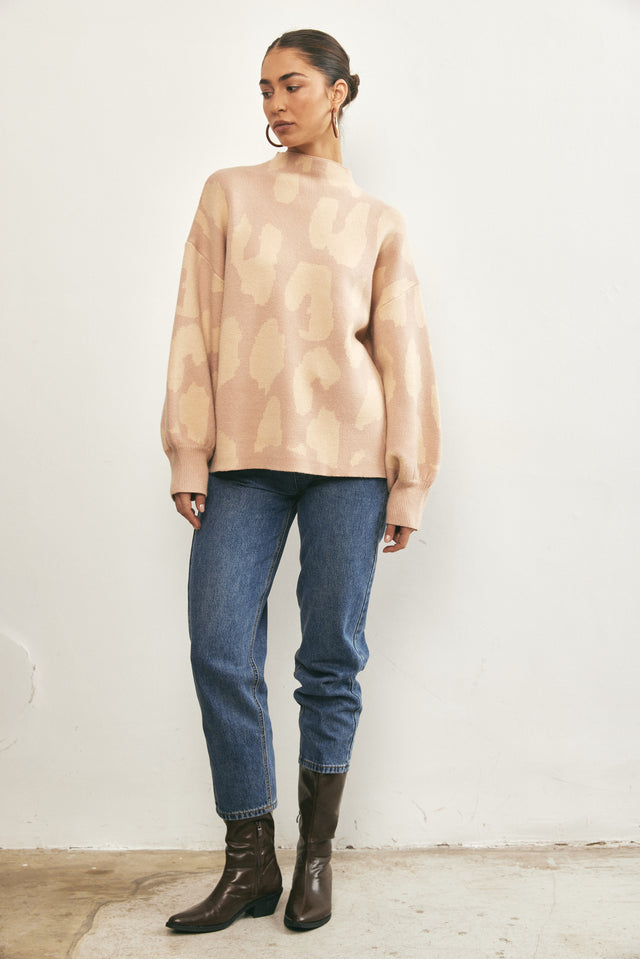 סוודר פרזנט שרוולים תפוחים מנומר קאמל