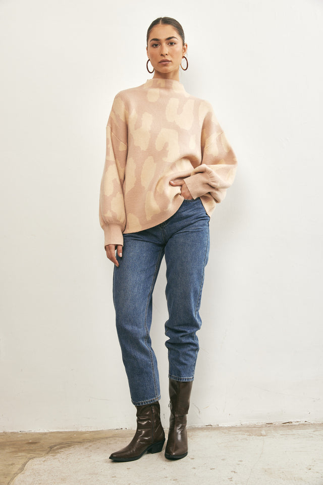 סוודר פרזנט שרוולים תפוחים מנומר קאמל