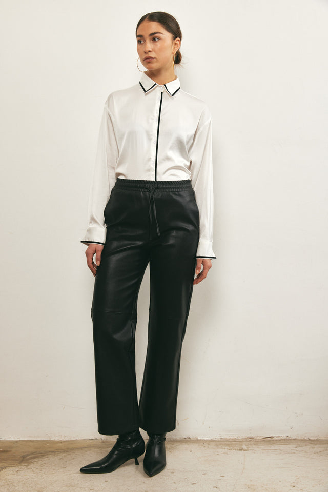 מכנסי דמוי עור סאלי