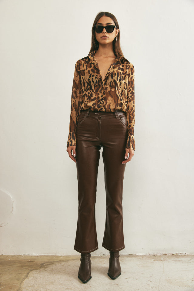 מכנסי דמוי עור מתרחבים חומים