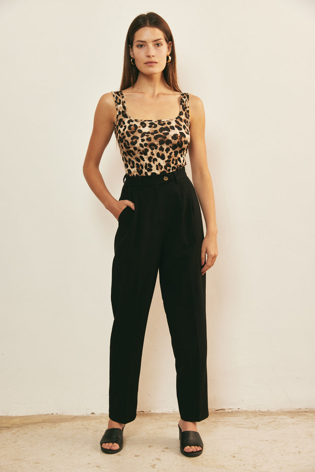 מכנסיים מחוייטים סינמון שחורים