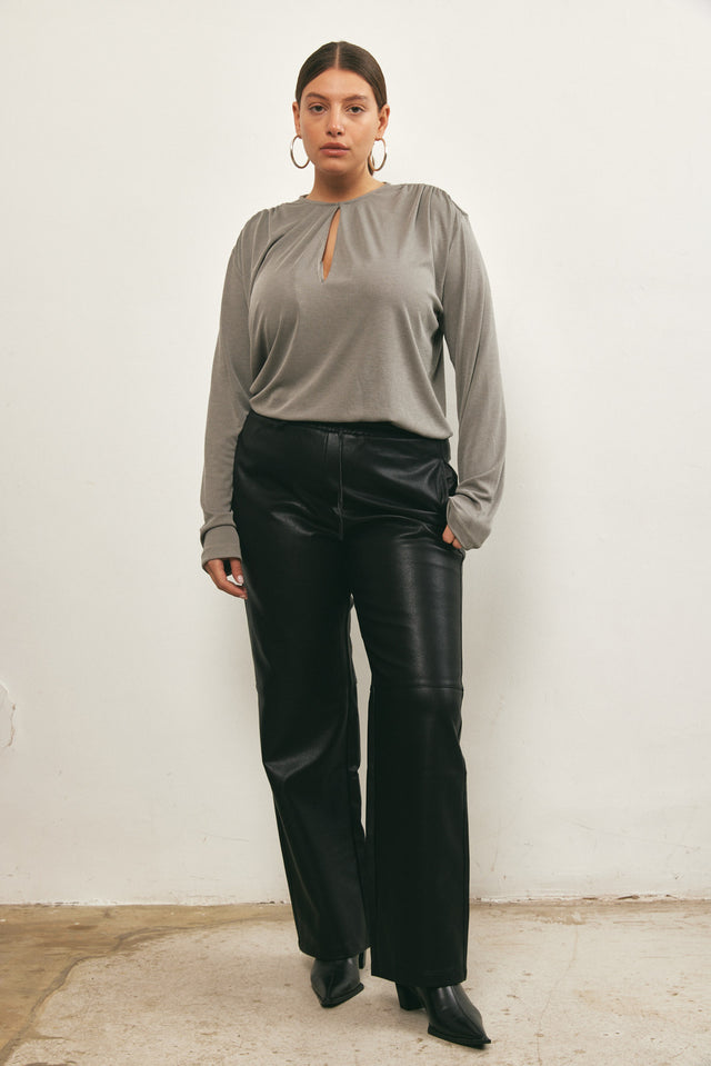 מכנסי דמוי עור סאלי