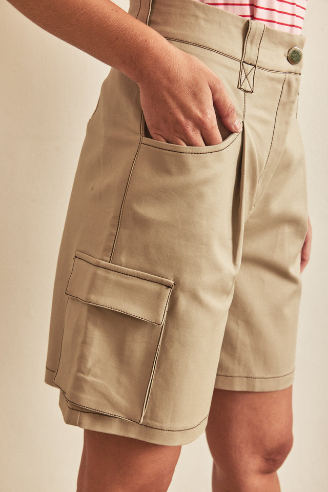 מכנסי דגמ''ח קצרים בז'