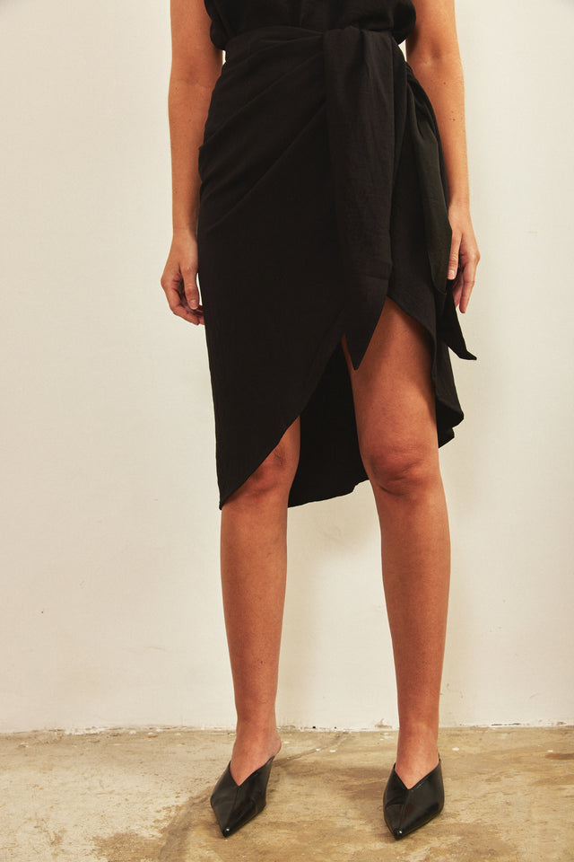 חצאית מעטפת מונאקו שחורה