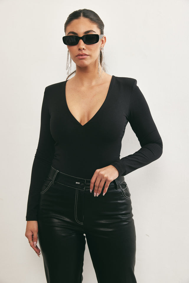 בגד גוף מפתח V עמוק כריות חום