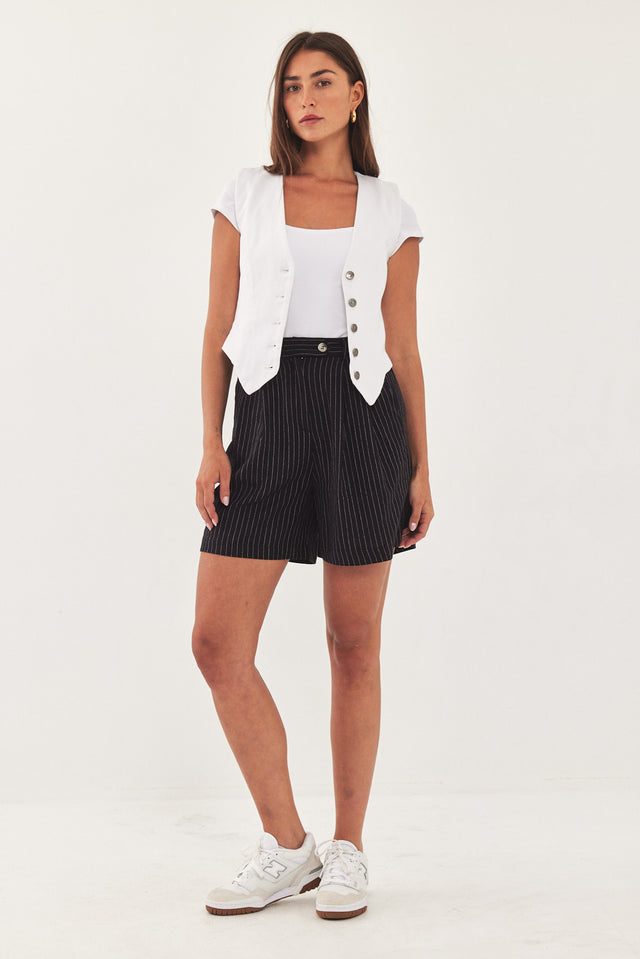 מכנסי ברמודה מחויטים פשתן פסים שחור