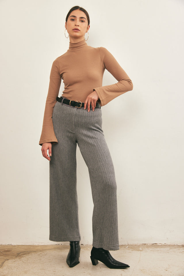 חולצת בייסיק שרוולי פעמון ארוכה ASPEN קאמל