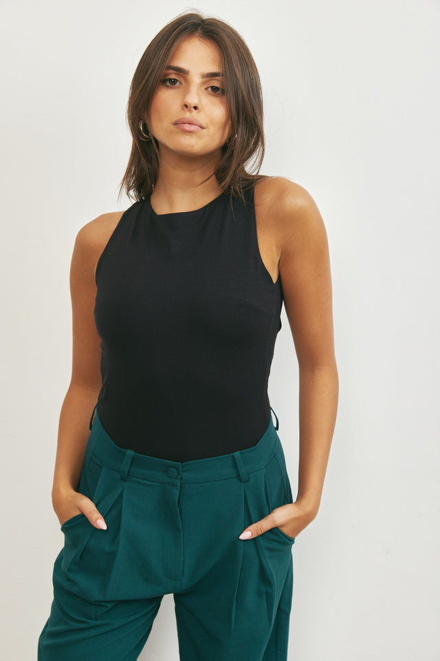 בגד גוף בייסיק גב פתוח שחור