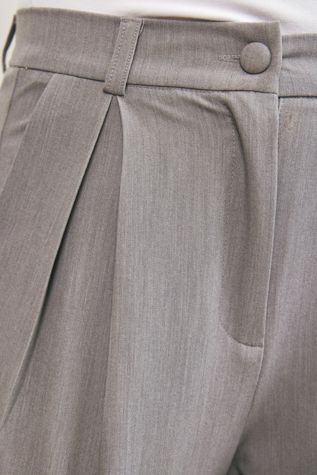 מכנסיים מחויטים מותניים נמוכות אפור קלאסי