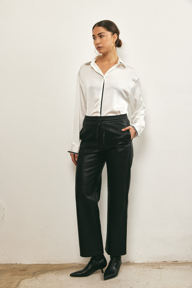 מכנסי דמוי עור סאלי