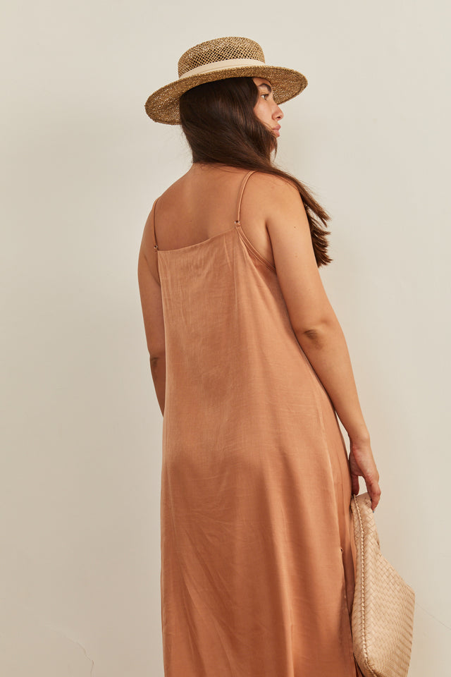 שמלת בריז מקסי מכופתרת קרמל