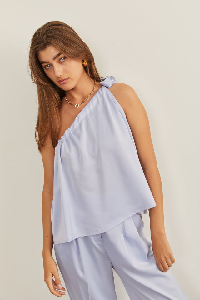 גופיית וואן שולדר אלואיז סאטן תכלת