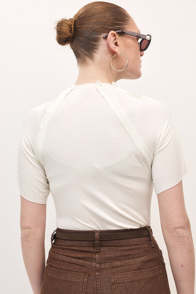 חולצת פבלובה חיתוכים מודל שמנת