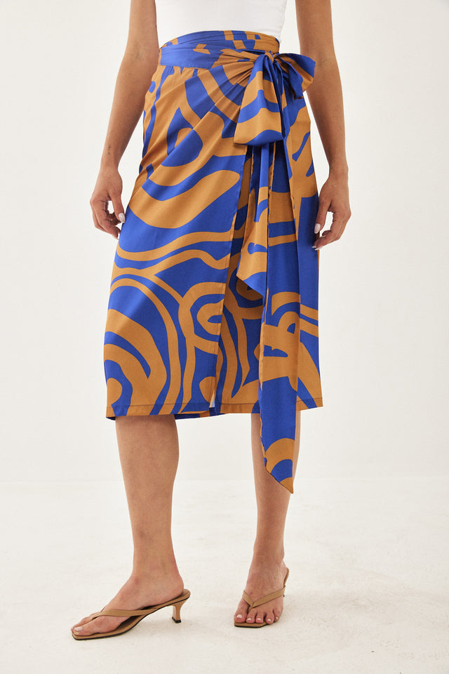 חצאית מעטפת מיאגי בהדפס גאומטרי כחול