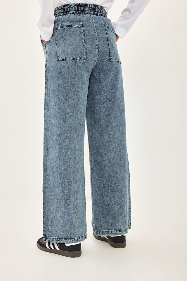 מכנסי ג'ינס זואי מתרחבים גומי במתניים כחולים