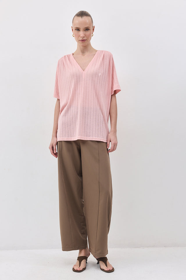 חולצה מפתח וי כיווצים קצרה ורוד בלאש