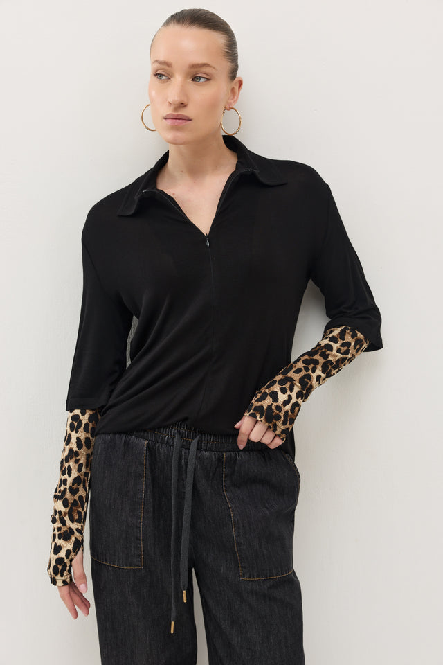 חולצת ספרינג רול שרוולים מנומרים שחורה