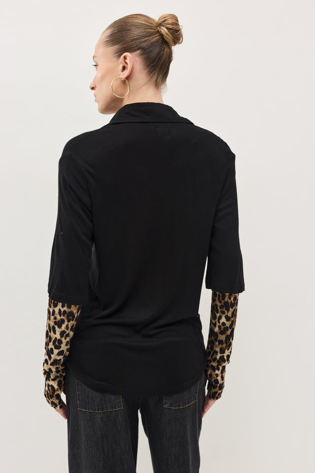 חולצת ספרינג רול שרוולים מנומרים שחורה