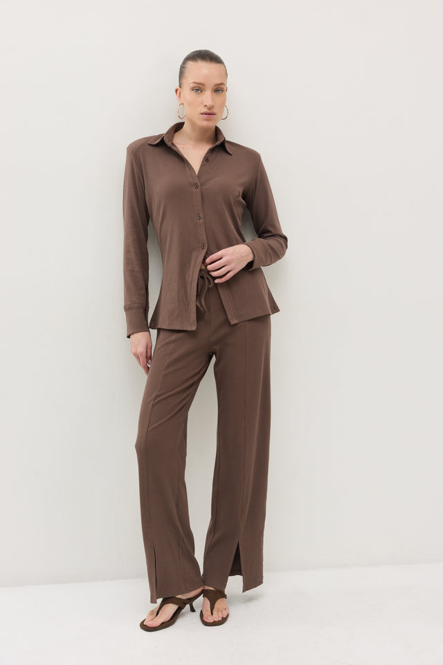 מכנסי קקאו ריב פתח קדמי חום טראפל