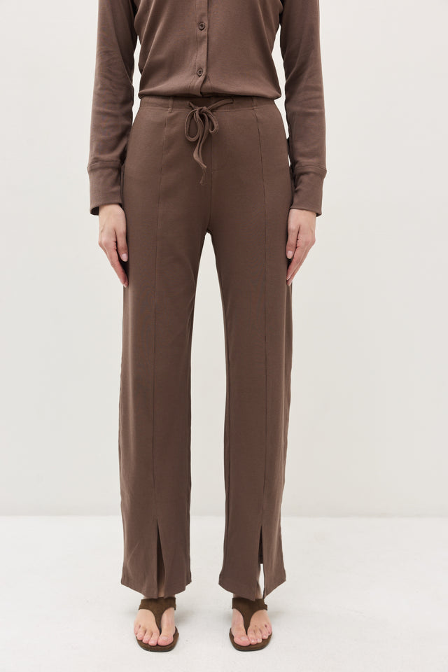 מכנסי קקאו ריב פתח קדמי חום טראפל