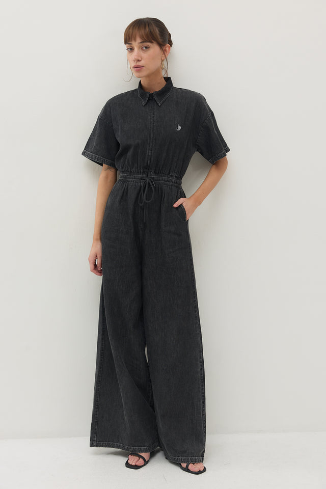 אוברול זיפר ג׳ינס וונט ספייסי קצר שחור