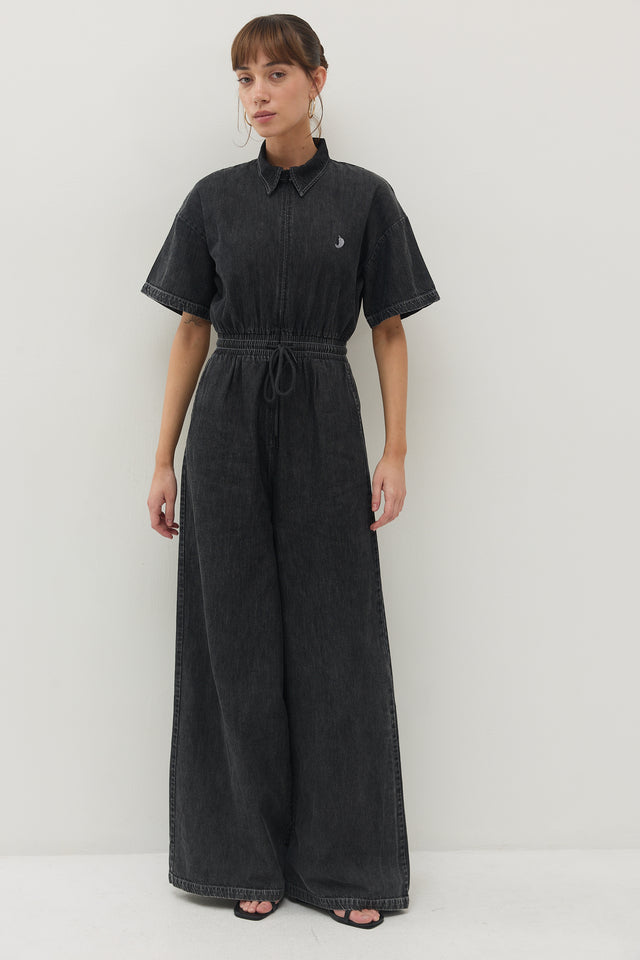 אוברול זיפר ג׳ינס וונט ספייסי קצר שחור