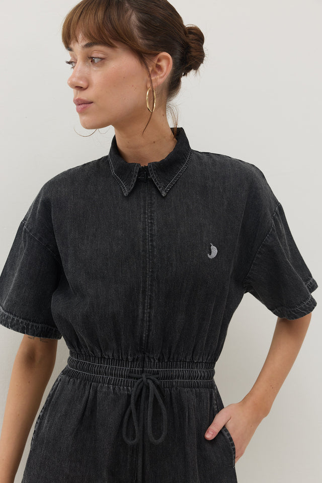 אוברול זיפר ג׳ינס וונט ספייסי קצר שחור