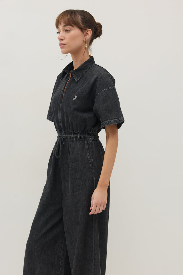 אוברול זיפר ג׳ינס וונט ספייסי קצר שחור