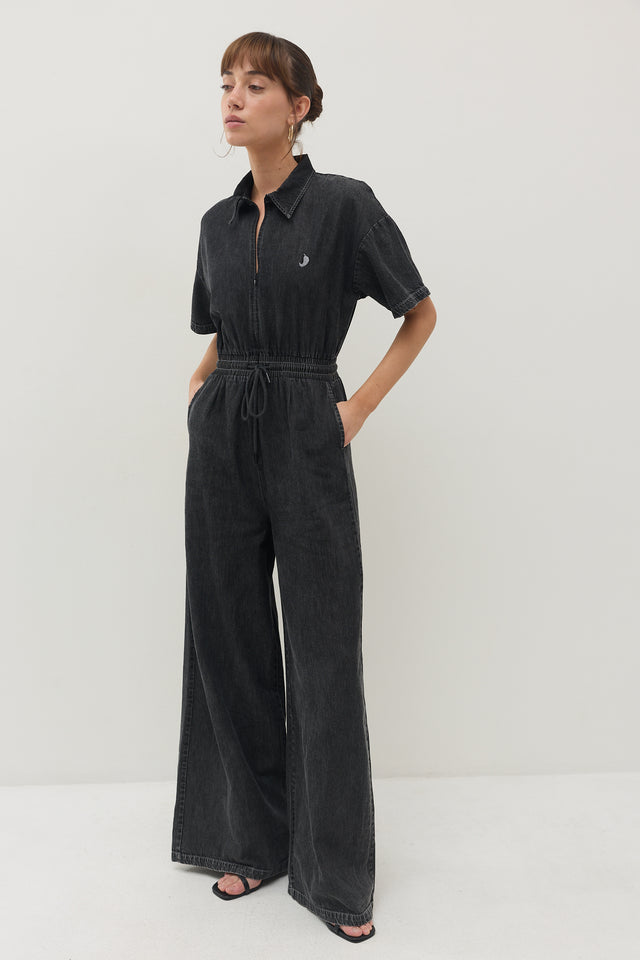 אוברול זיפר ג׳ינס וונט ספייסי קצר שחור