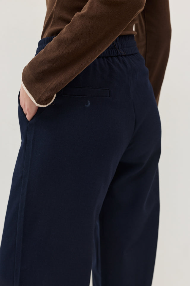 מכנסיים מחוייטים בריוש גומי נייבי