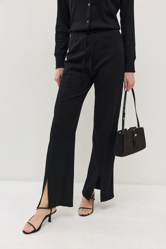 מכנסי קקאו ריב פתח קדמי שחורים