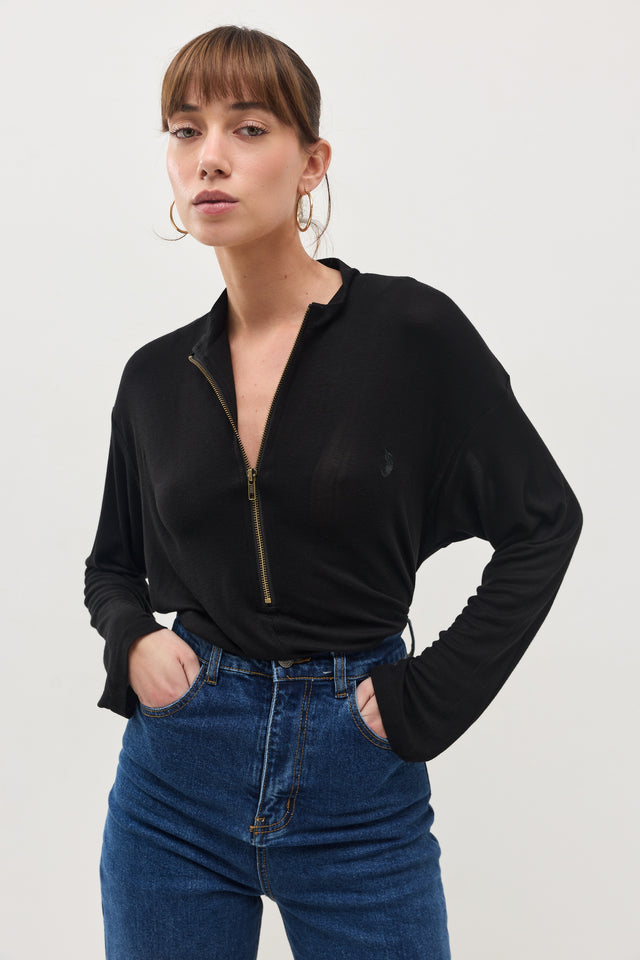 חולצת זיפר ספייסי שרוול ארוך שחורה
