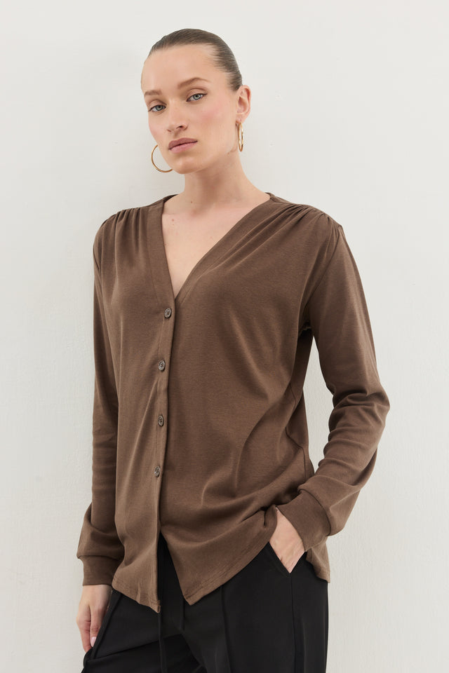 חולצת דילן מכופתרת מפתח וי כיווצים ריב קפה