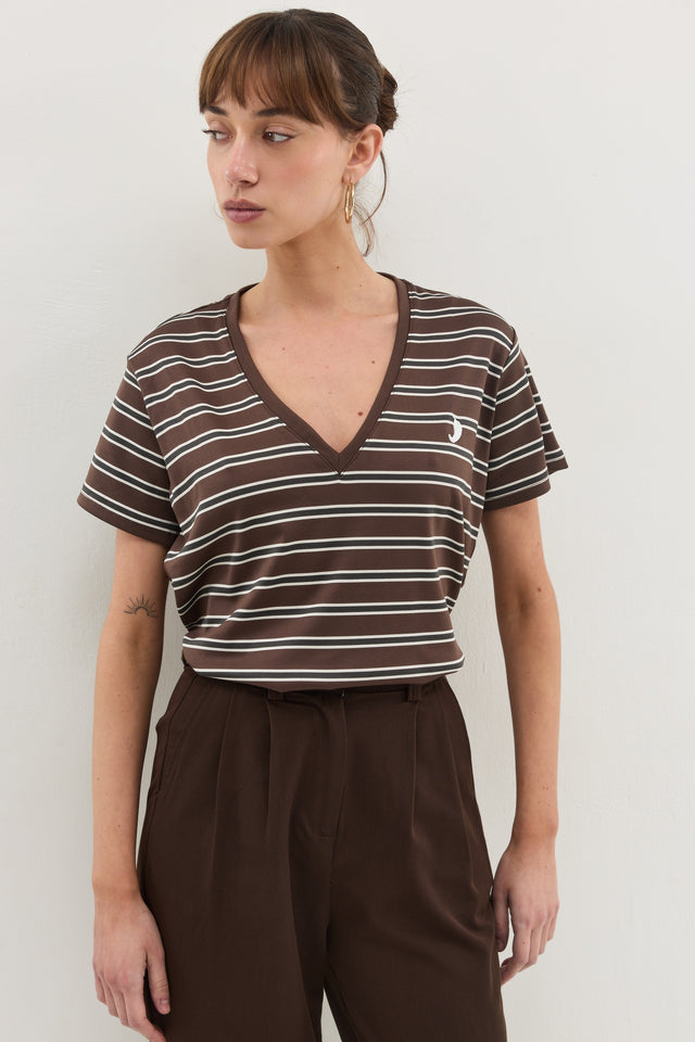 חולצת וי קוקיז פסים מפתח וי קצרה חומה