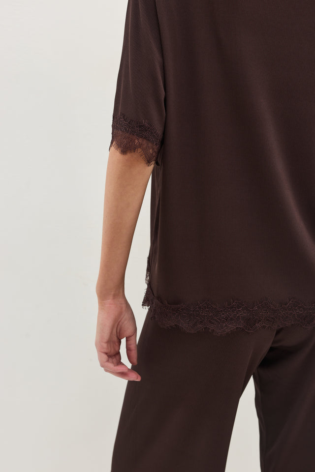 חולצת ספיריט ריב תחרה כריות נשלפות חומה