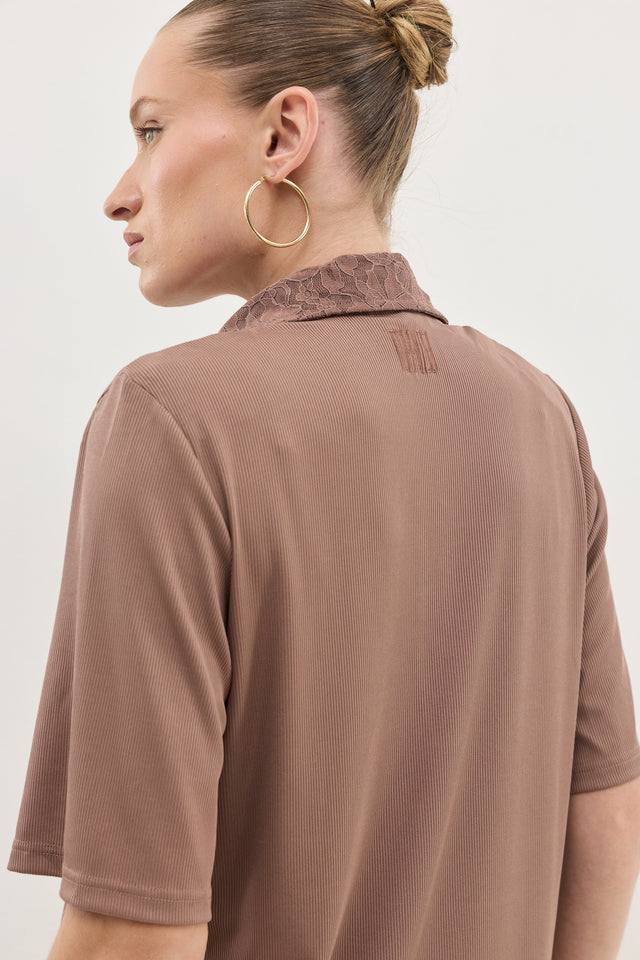 חולצת ספיריט וונט ריב צווארון תחרה טראפל