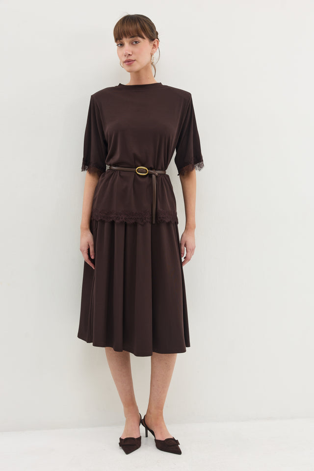 חולצת ספיריט ריב תחרה כריות נשלפות חומה