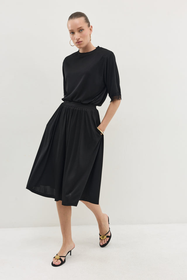 חצאית ספיריט ריב מידי שחורה