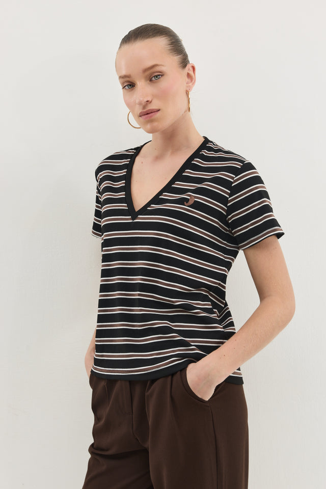 חולצת וי קוקיז פסים מפתח וי קצרה שחורה