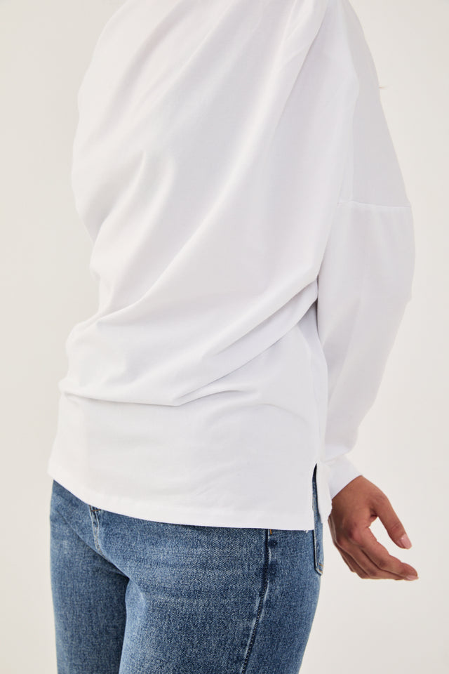 חולצת סול דיטייל כתף כיווצים ארוכה לבנה