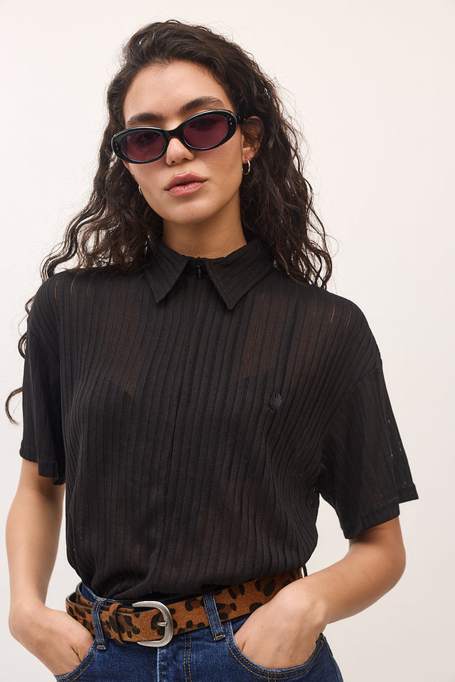 חולצת זיפר וונט ספייסי שחורה